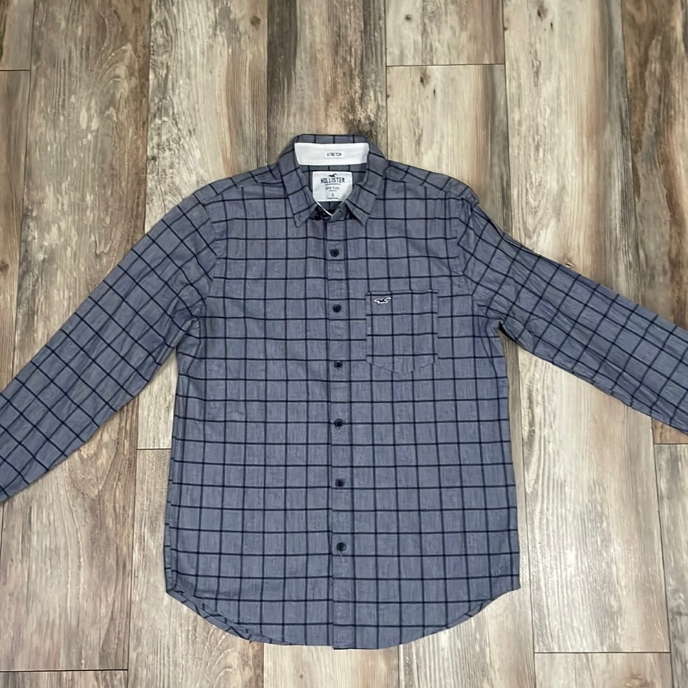 Men’s Hollister Checkered Button-Down. Size Small.